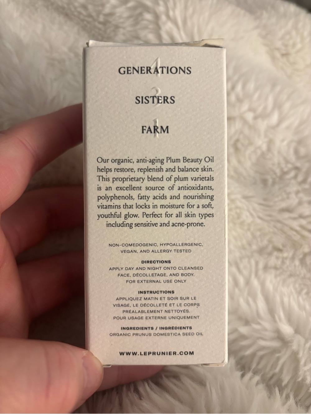 Plum Beauty Oil — White Facial Oil for Radiance - Picture 2 of 6